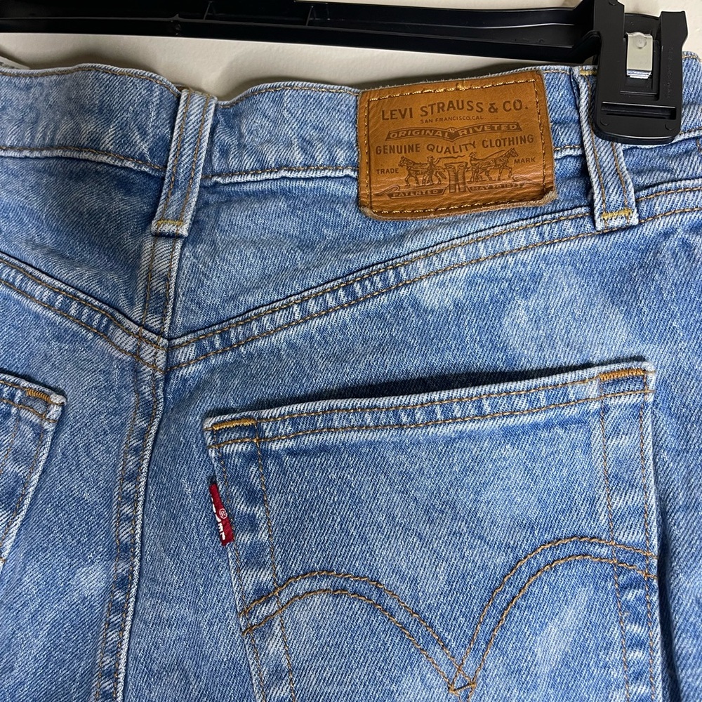 UO High Rise Levi’s